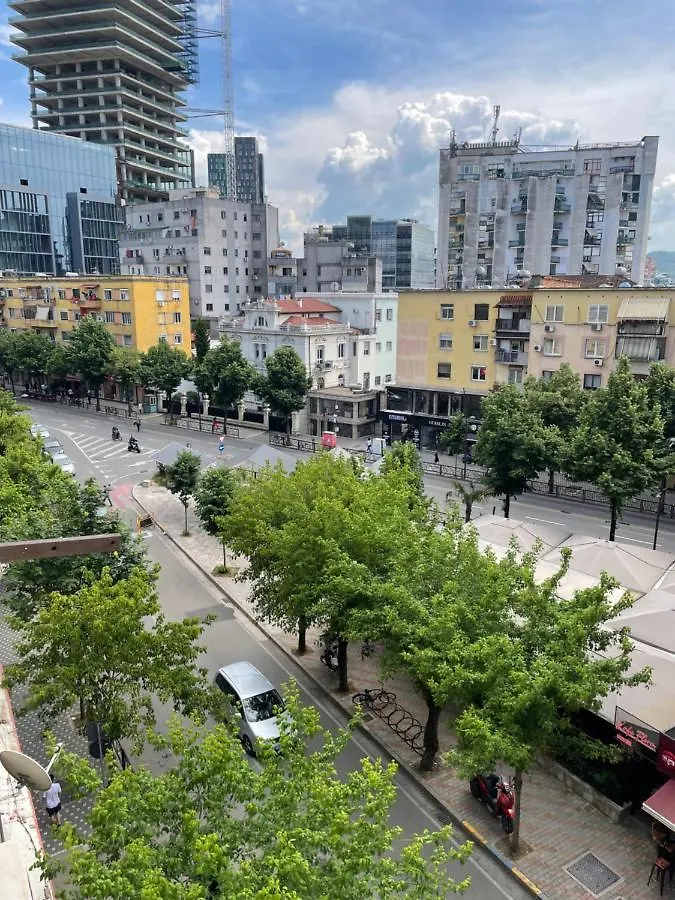 City Center Apartment Kafe Flora Tirana